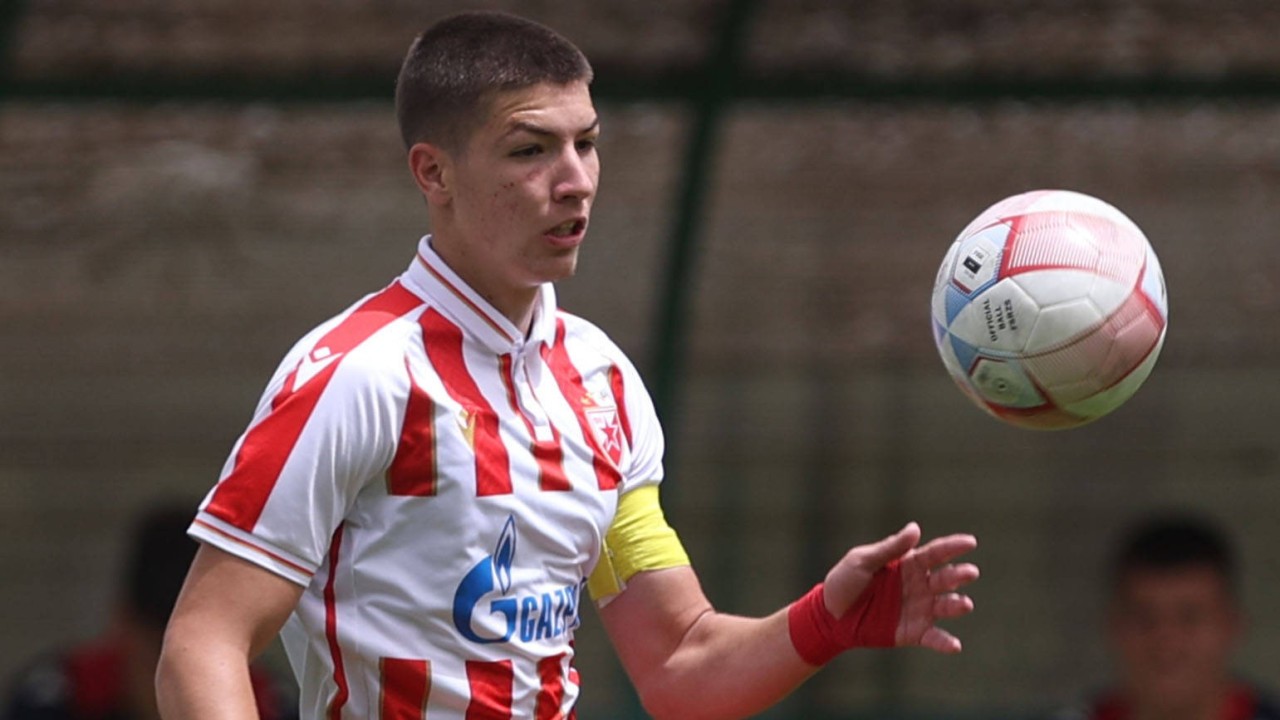 Kapiten Zvezde promenio reprezentaciju: Dres komšija zamenio srpskim