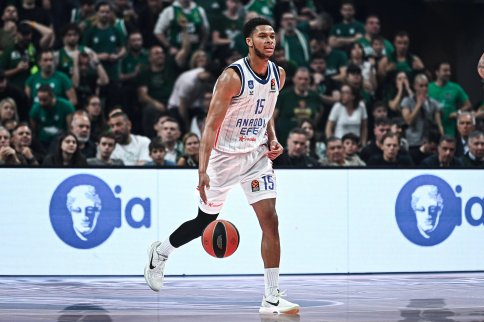 Kokoškov i šah bez figura: Pi Džej Doužer igra uprkos povredi