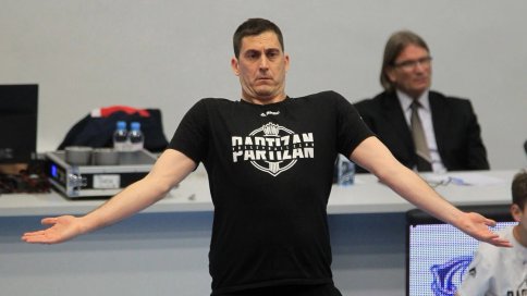 Nekad igrači Partizana, danas rivali na klupi: Aleksandar Mitrović bolji od Bojana Janića