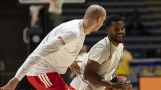 Zvezda i dalje bez najboljeg strelca, Batler spreman za debi