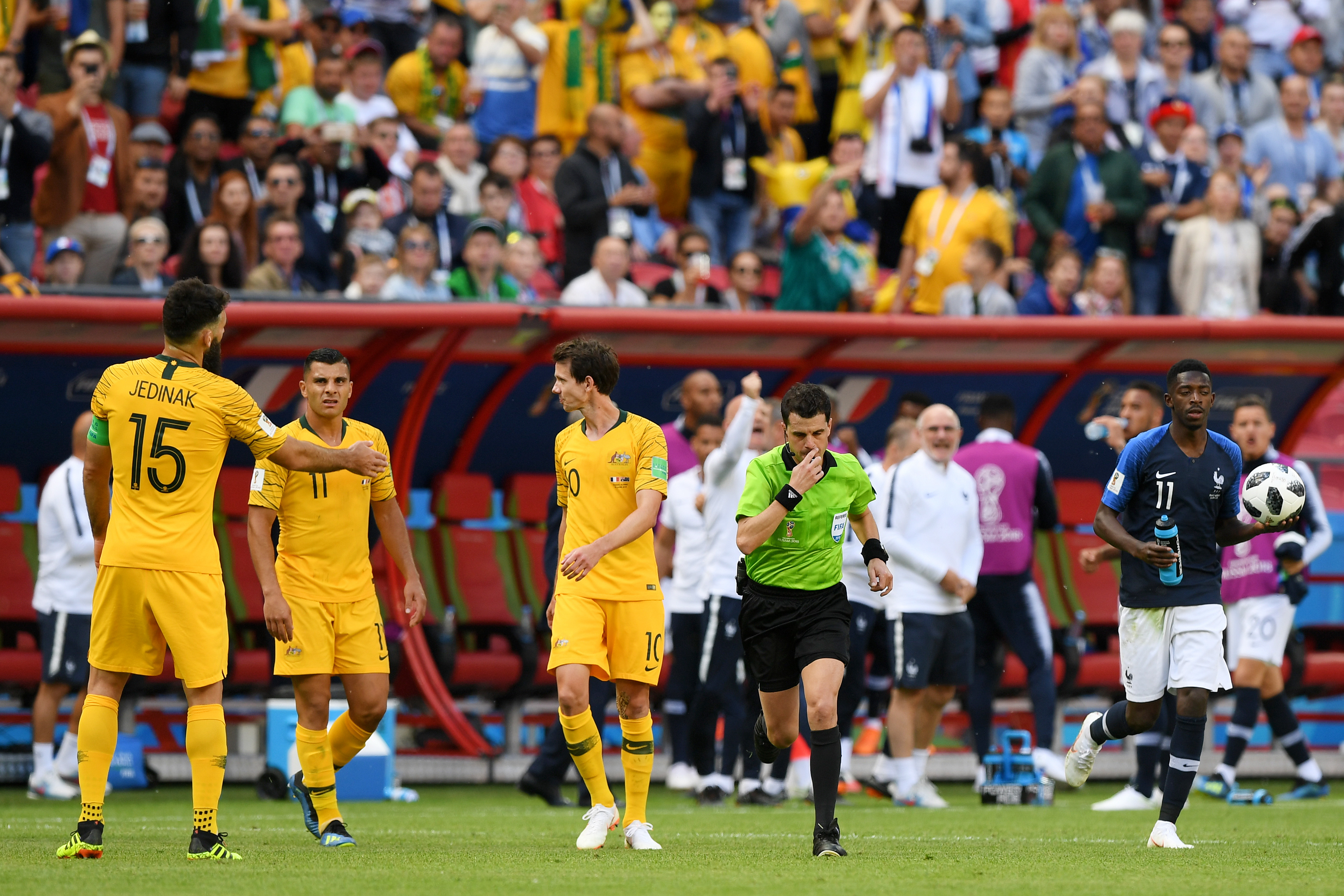 Francuska na koju smo navikli i „debi“ VAR-a na Mundijalu 1 VAR Francuska Australija