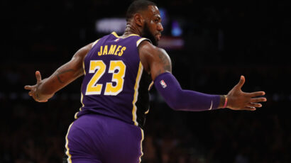 Lebron preskočio Čemberlena, Dalas uništio Džezere sa +50! (VIDEO)