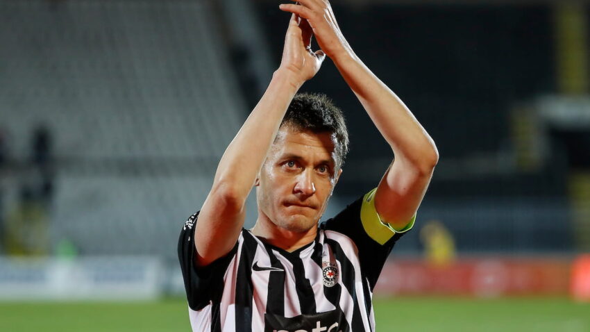 PODRŠKA SA SVIH STRANA: Saša Ilić se ne oglašava, ali Partizanovci stoje uz njega! (FOTO)