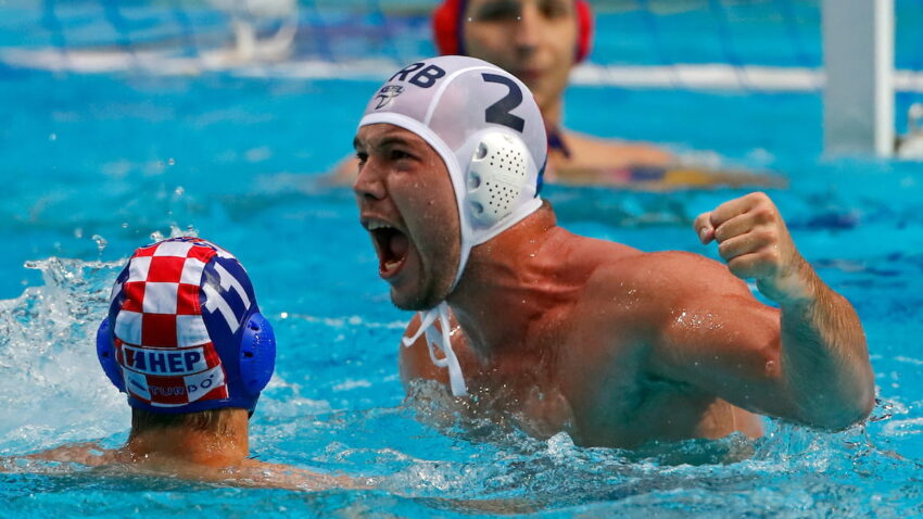 HRVATSKI MEDIJI PORUČILI: Pobedite Srbiju u nekom finalu!