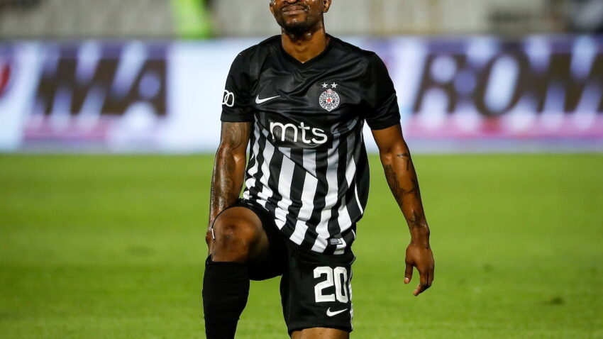 SUMA PREŽIVEO DRŽAVNI UDAR, SADA DOBIJA PRETNJE: Uzmite trofej ili vratite novac!