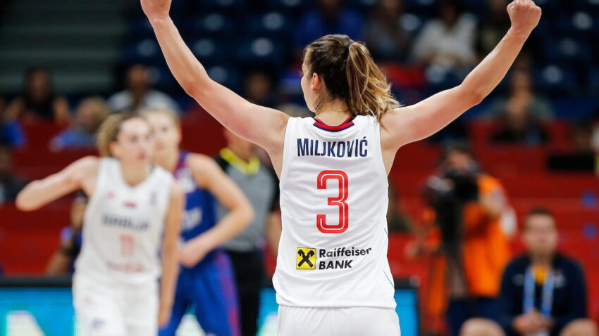 USKOČILA U ANINE PATIKE "Pobeda za nju, igrala je za nas sa slomljenom rukom"