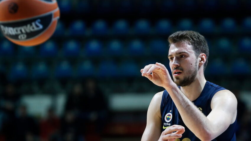 Jedan Gudurić malo za Fenerbahče, Real na korak od Top 8!