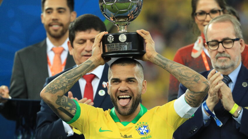 OBJAVA DANA Najtrofejniji igrač ikad traži klub preko Instagrama!