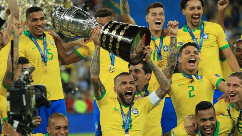 BRAZILSKA VEZA Dani Alveš ubedio Artura da pređe u Juventus!