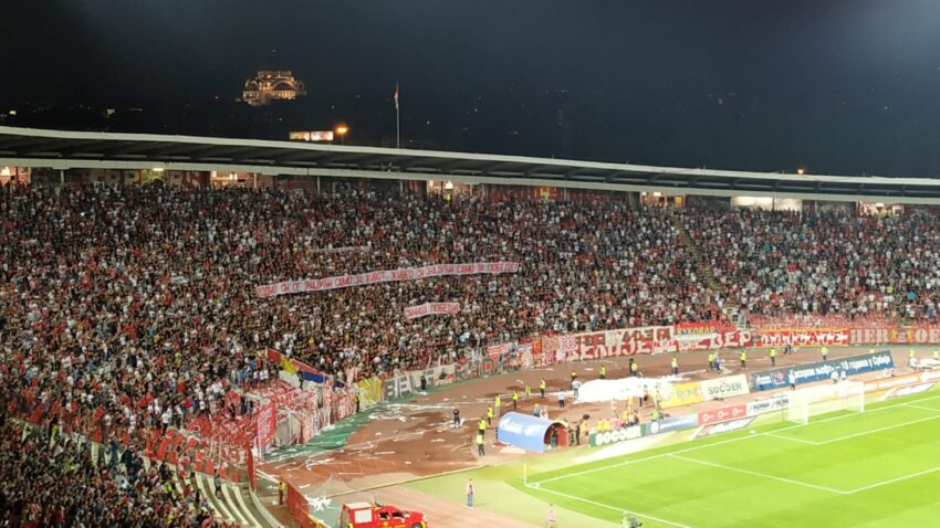 POSEBNA PORUKA DELIJA Orilo se "Pobedi Siniša" i "Ognjen Kuzmić"