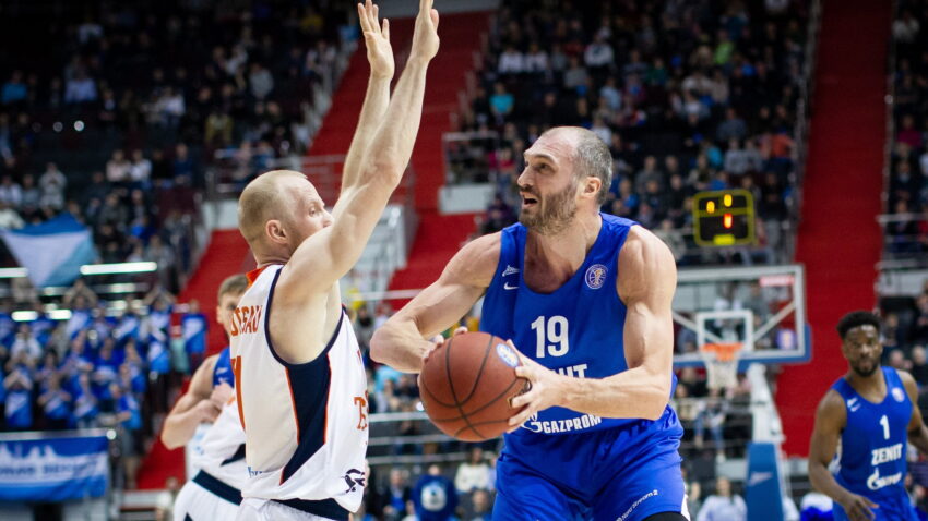 SIMONOVIĆ BEZ KLUBA: Rastali se Zenit i reprezentativac Srbije