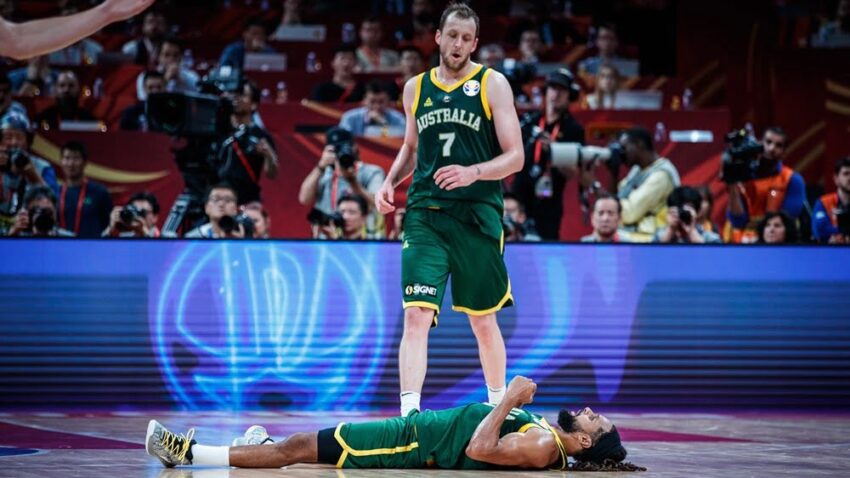 SAHRANA KOŠARKE U KINI Sudije zakovale novi ekser u kovčeg FIBA