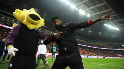 OGLASIO SE BOLT IZ SAMOIZOLACIJE Poznati altletičar progovorio o koroni!