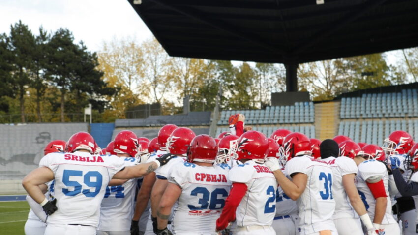 SUMNJIVE ODLUKE SUDIJA Srbija umalo srušila šampiona Evrope na EP