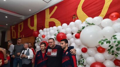 Zvezdini navijači organizovali “Crveno-belo” veče u Brčkom