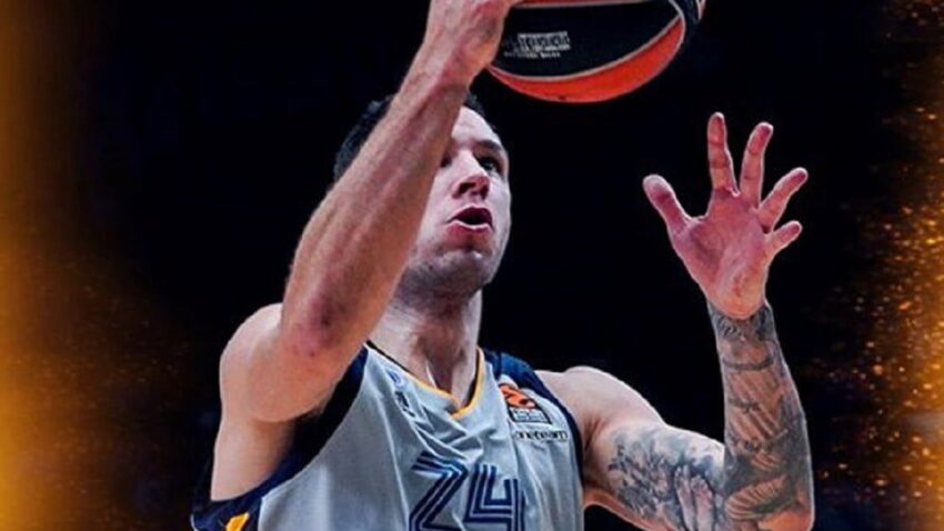 ARMANI PAO U MILANU Jović maestralan u porazu, moćni Olimpijakos