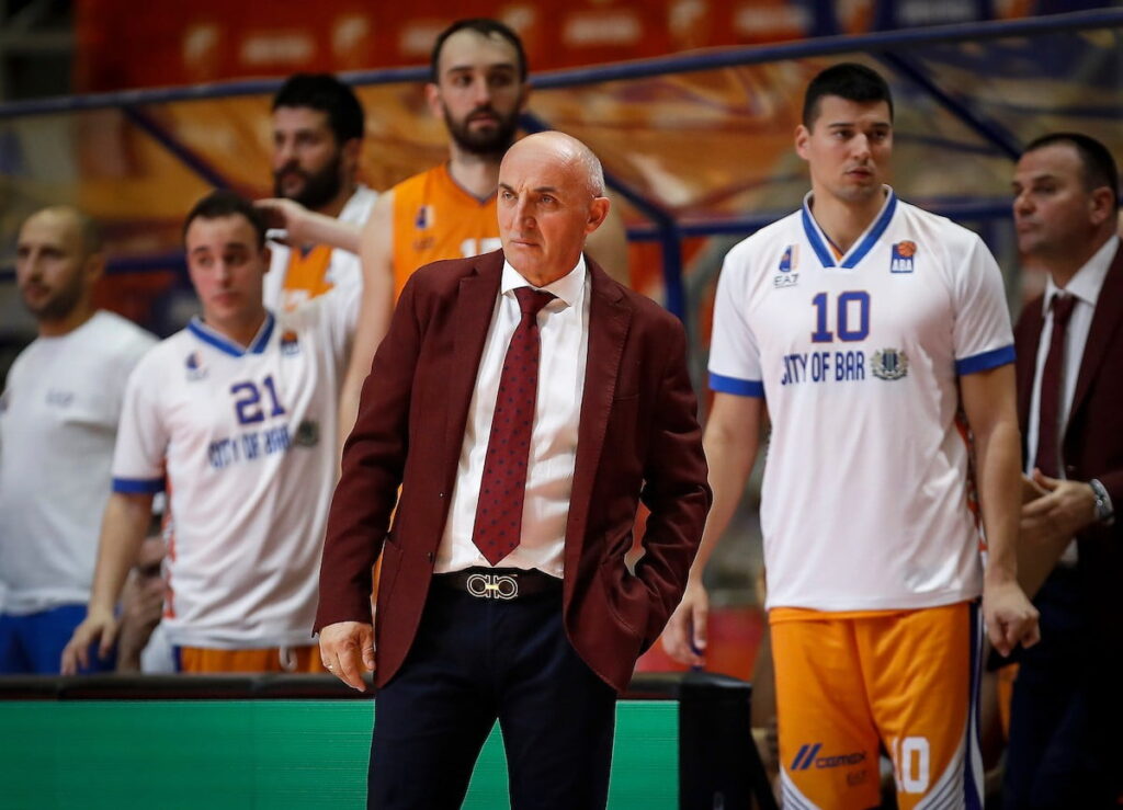 IZ MORNARA PORUČUJU: Videćemo u nedelju da li je Zvezda moćnija od nas! 1 zvezda mornar pavicevic starsport