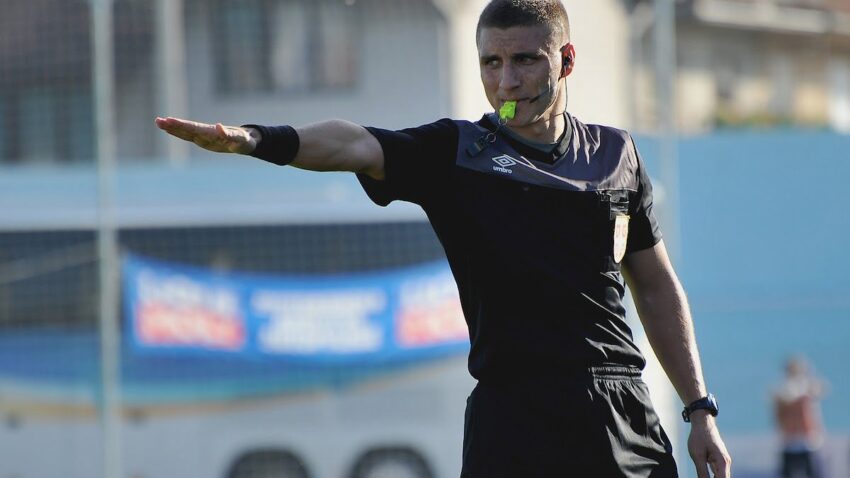 DEBITANT U DERBIJU Poznato ko će suditi meč Zvezda - Partizan