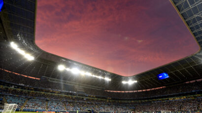 APEL PROTIV FUDBALA Igrači Gremija sa maskama izašli na utakmicu!