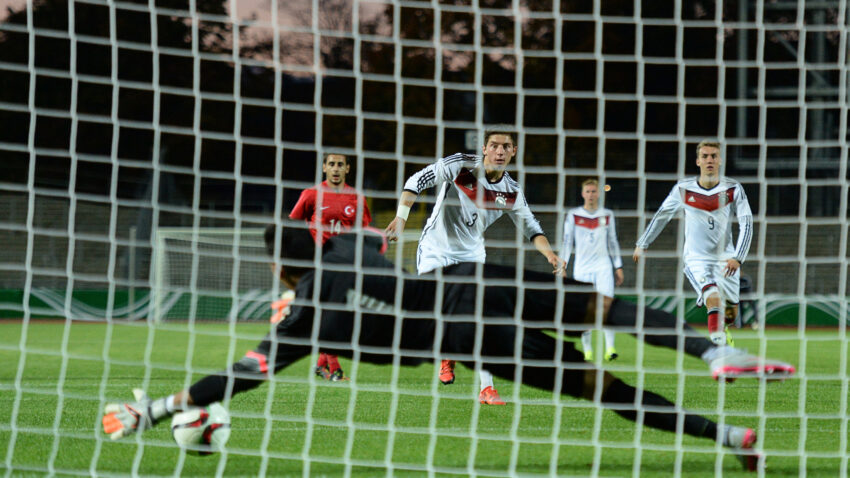 LAMPARD ŽELI DA PRODA KEPU Zamena za Španca stiže iz Turske?