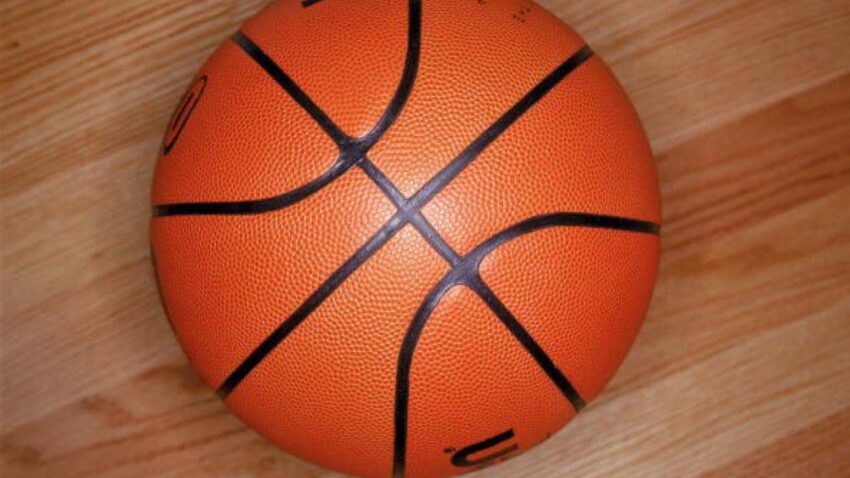 Neverovatan šut sa celog terena i pogodak uz zvuk sirene (VIDEO)