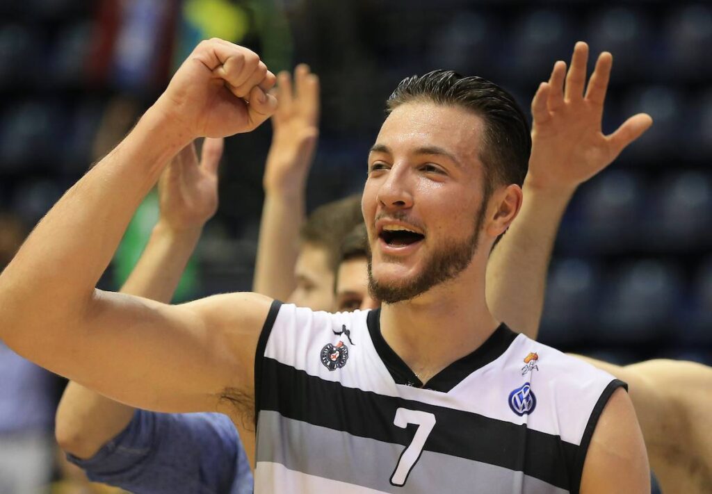 PARTIZAN ZVEZDA 16