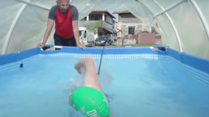 GENIJALAN IZUM: Šampionka BiH u plivanju trenira i u izolaciji! (VIDEO)