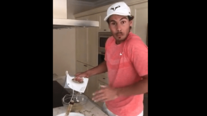 “DAJTE REKET, MNOGO JE LAKŠE!” Nadal se zabavljao kuvajući, ali…