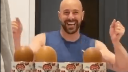 ŠAMPION IZOLACIJE Pepe Reina sjajnom šalom oborio društvene mreže!