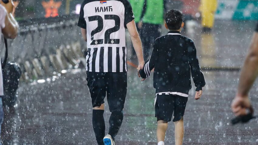 NA DANAŠNJI DAN Odlazak legende uz pljusak i ujedinjenje navijača...