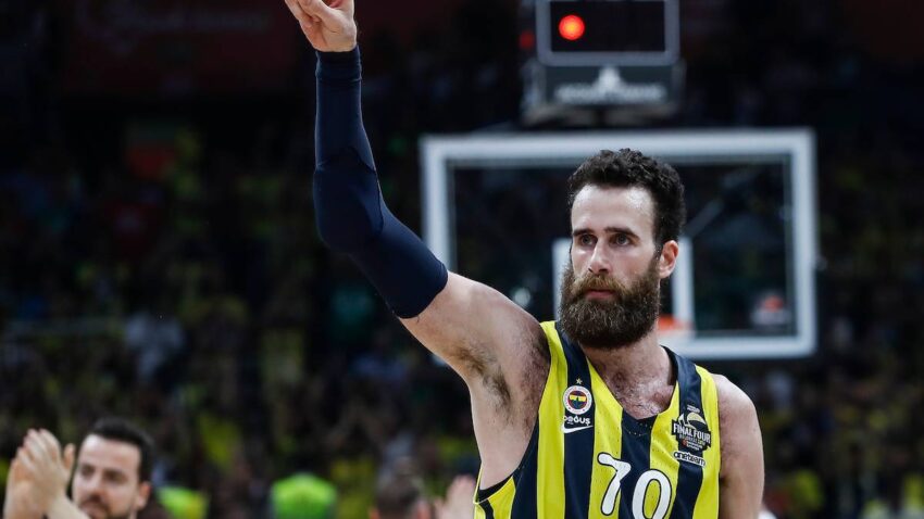 SADA JE I ZVANIČNO Datome napustio Fenerbahče