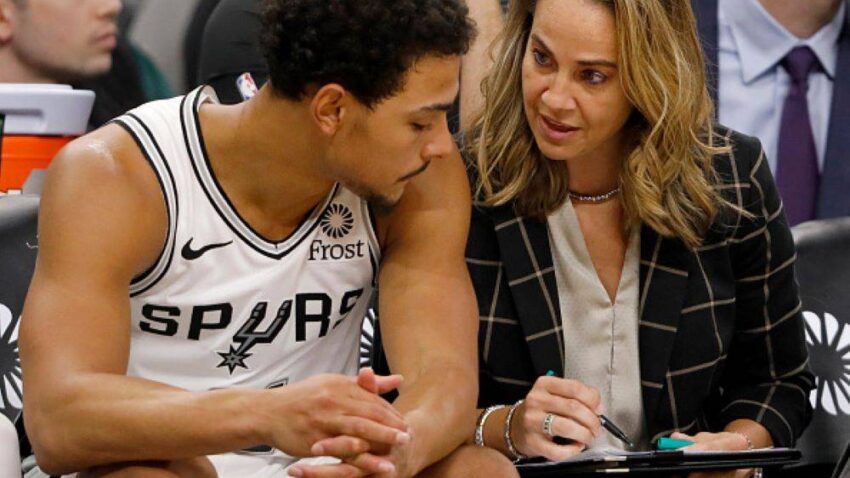 Prva žena na klupi NBA tima? Beki Hemon blizu klupe Njujork Niksa