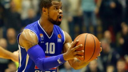 LJUBIMAC NAVIJAČA ZVEZDE ODLAZI U PENZIJU: Kuk nakon 20 godina rekao dosta!