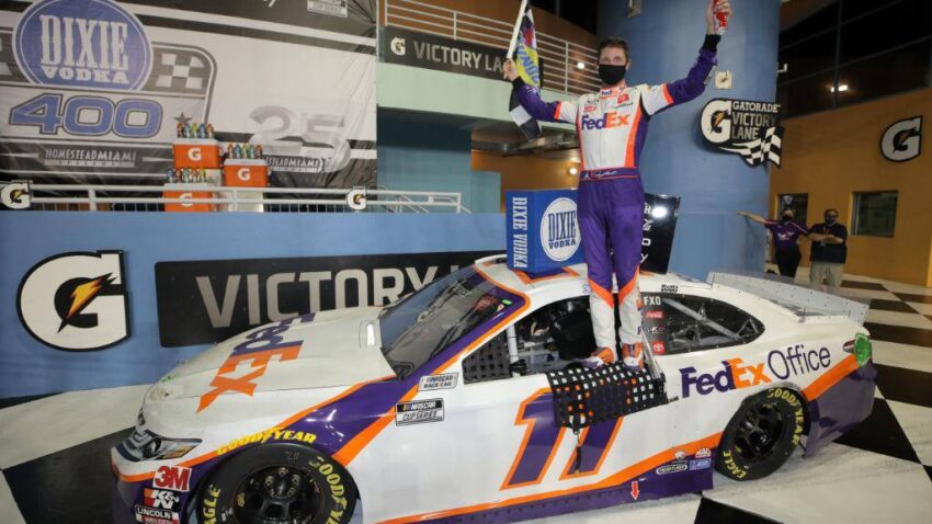 HAMLIN NAJBRŽI 43. PUT U KARIJERI Nascar na pragu plej-ofa