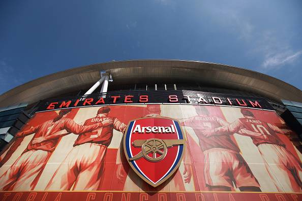 Haos ispred "Emirata": Navijači Arsenala teraju vlasnike iz kluba!