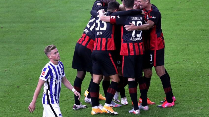 AJNTRAHT SIGURAN PROTIV HERTE Kostić doživeo povredu!