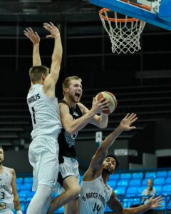 CRNO-BELI POKER POBEDA Vujoševićev Kluž pružio dobar otpor 1 STJ 7440