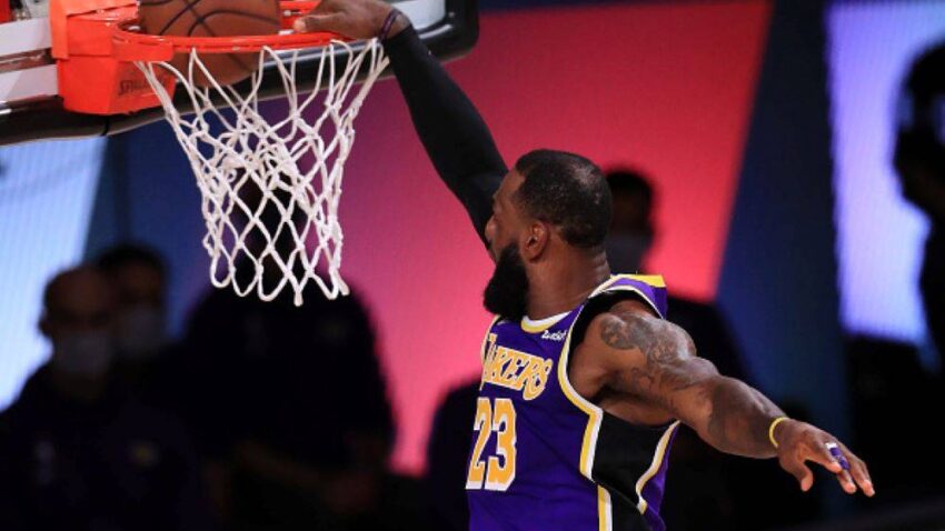 LEBRON U SVOM STILU: Monstruozno zakucavanje, i Vestbruk je odleteo! (VIDEO)
