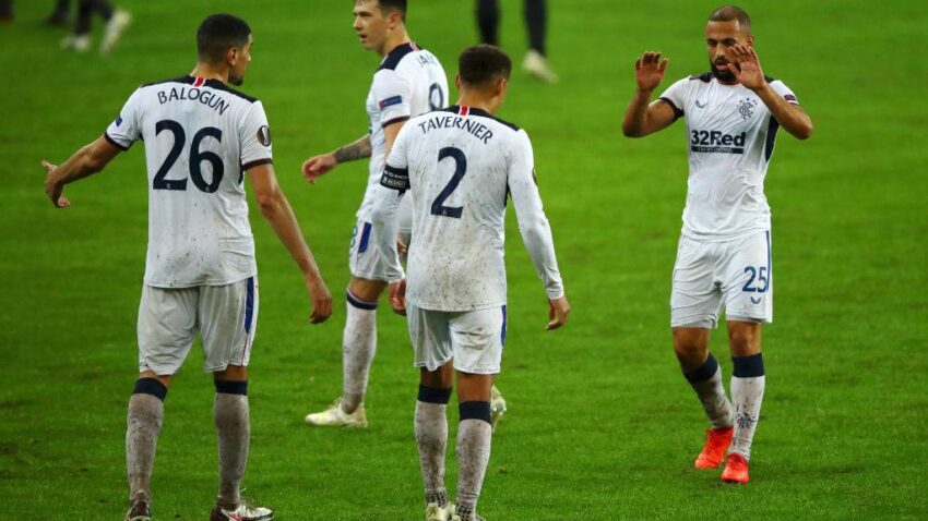 KAKAV GOL!? Fudbaler Rendžersa pogotkom sa centra stavio tačku na utakmicu