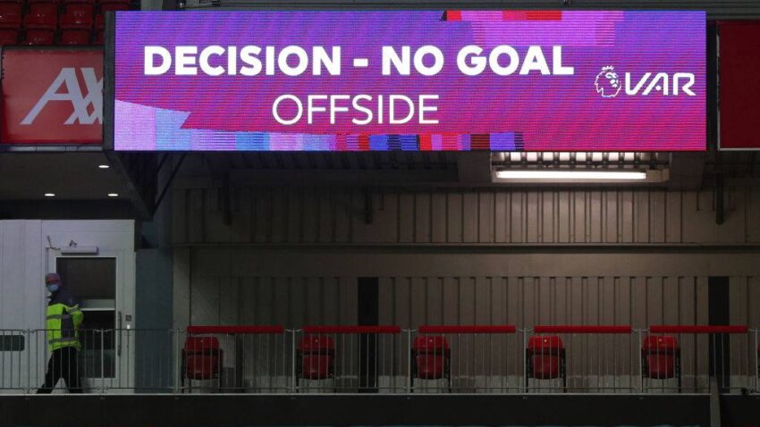 VAR(KA) U PREMIJER LIGI: "Apsolutno odvratna odluka"!