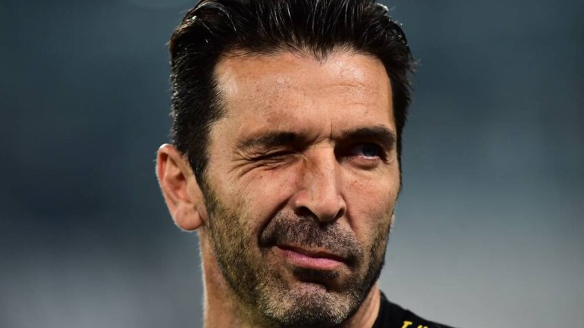 JOŠ SAM LUD, AKO IMA NEKO LUĐI OD MENE... Bufon još ima volje za fudbalom!