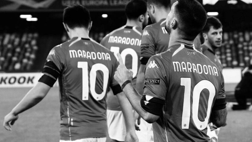 OMAŽ MARADONI: Fudbaleri Napolija večeras će igrati u dresovima posvećenim El Pibeu