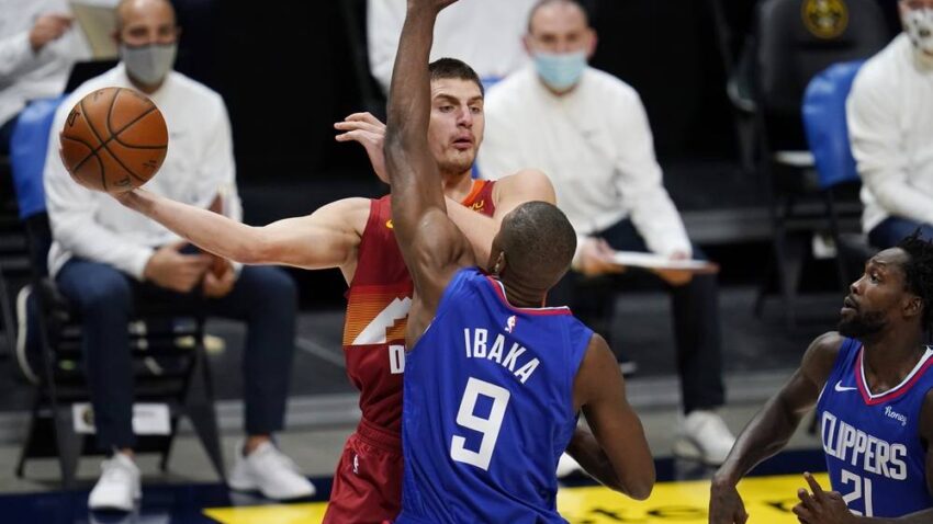 Jokić nije stigao do tripl-dabla, ali se o njegovim potezima priča, posebno o jednom (VIDEO)