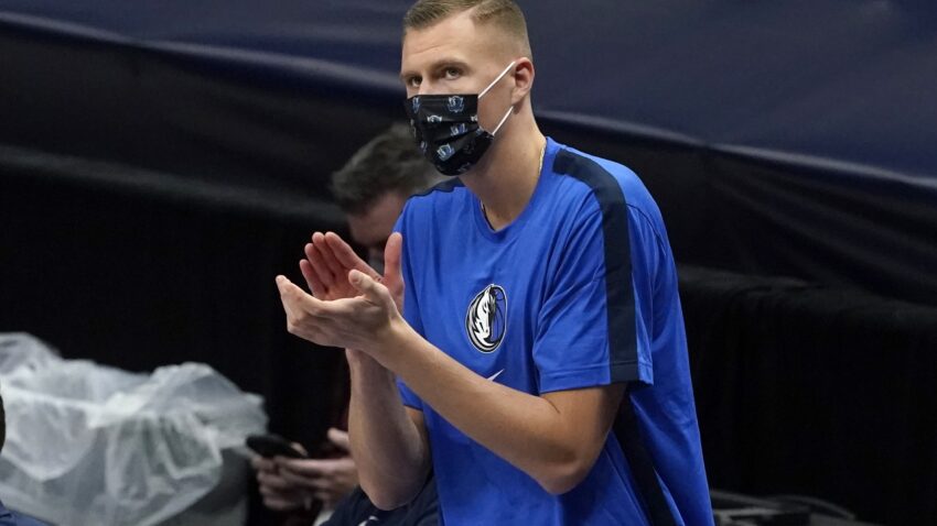 Dalas trejduje Porzingisa?