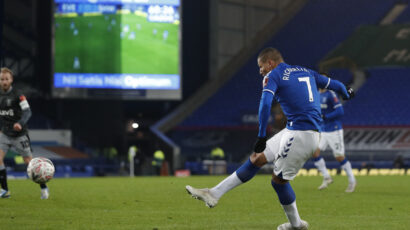 Everton prejak za Šefild Venzdej