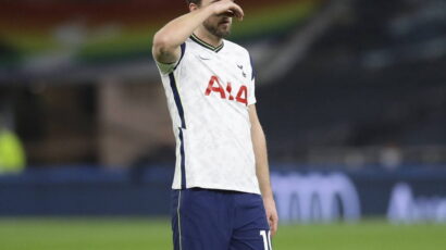 Skandal na konferenciji: Nemac provocirao trenera Totenhema sa dresom Kejna u Bajernu