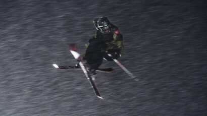 HRABROST ILI LUDOST? Spustio se sa skakaonice – unazad! (VIDEO)