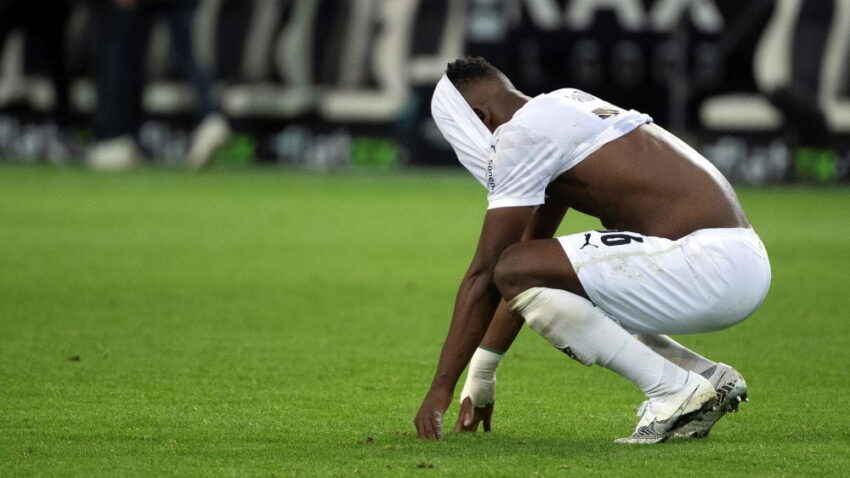 Fudbaler Borusije se popeo na krov i pobegao od policije!?