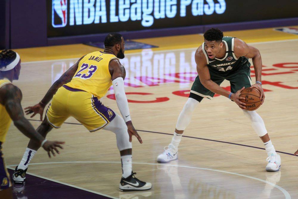 NBA spektakl u najavi: Obračun Janisa i Lebrona! 1 nba-lejkersi-milvoki-lebron-adetokumbo