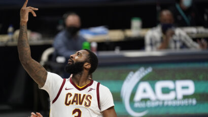 ZVANIČNO: Lejkersi doveli najboljeg skakača NBA lige